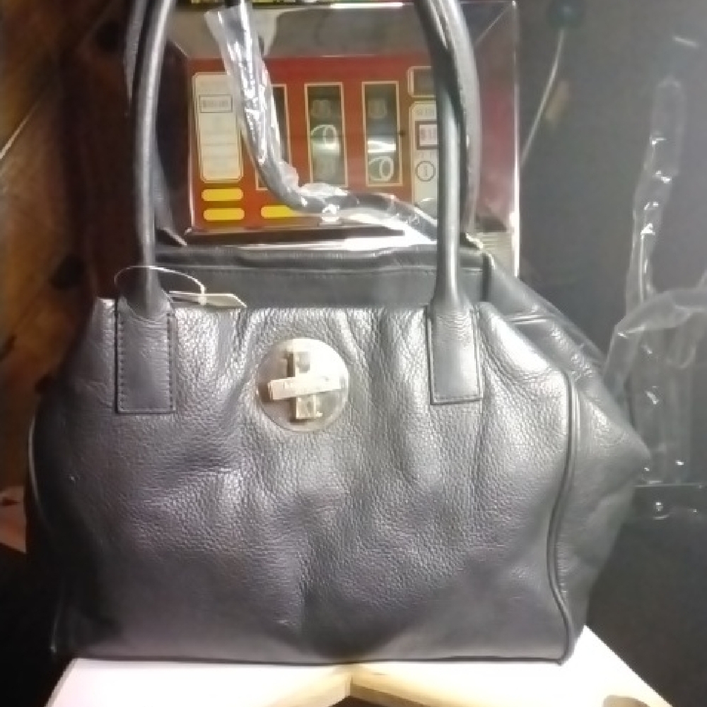 Elegant Black Leather Handbag
